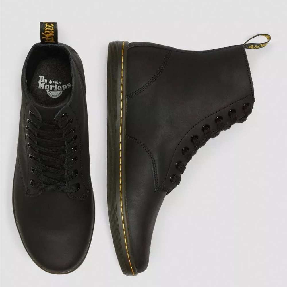 DR. MARTENS TOBIAS  LEATHER CASUAL BOOTS. M-8. L-9